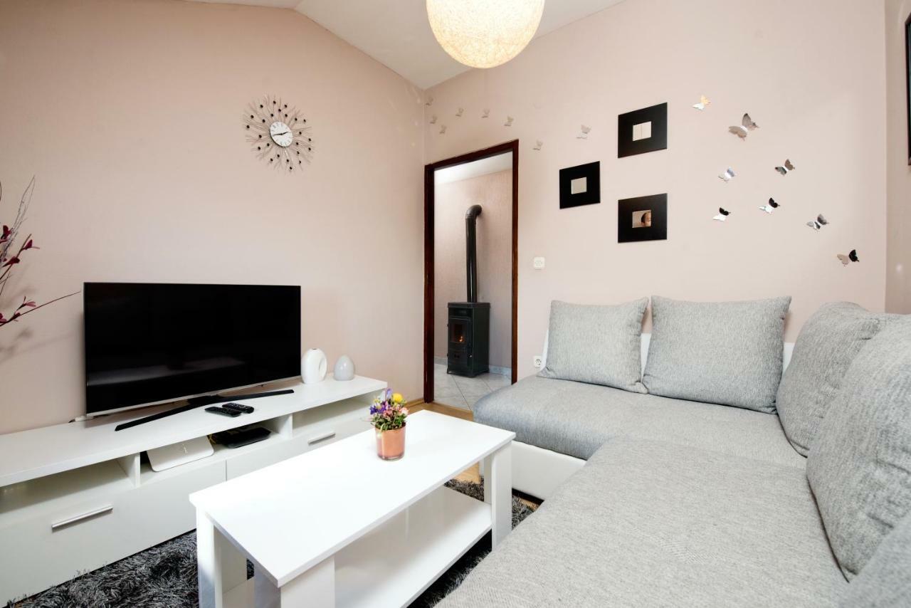 Lola Apartment Veprinac Kültér fotó