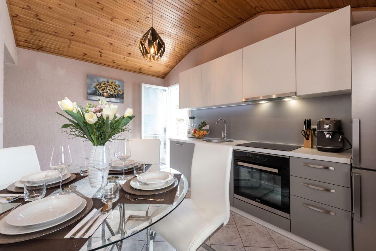 Lola Apartment Veprinac Kültér fotó